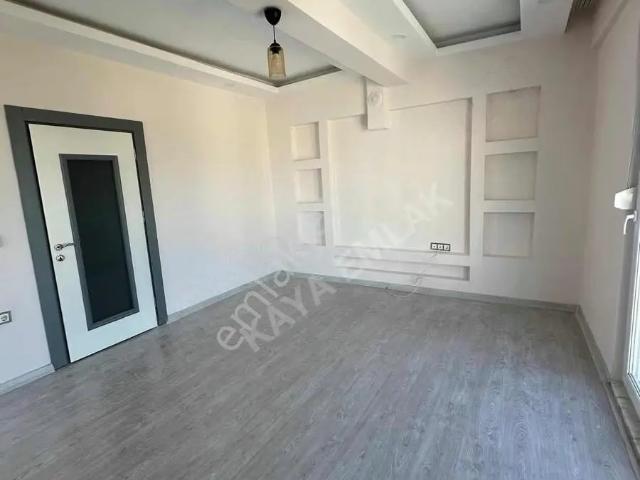 Asansörlü Ayrı Mutfaklı Arakat 3+1