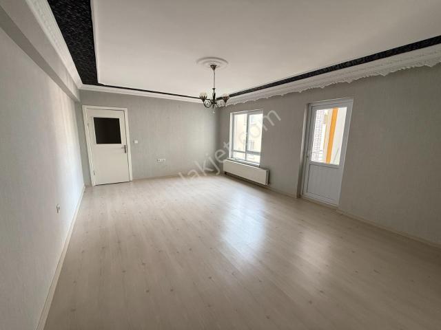 Asansörlü Orta Kat 3+1 Kiralık Daire Yeni Bina Masrafsız