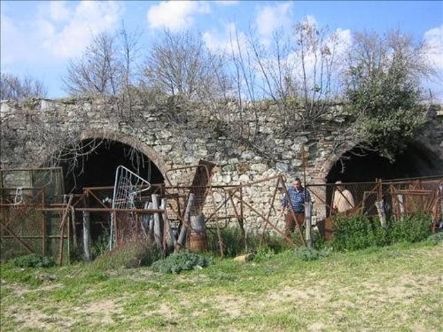 Asciano vendesi vecchia fornace di circa mq 100, con 5 ha di. 100m² Asciano