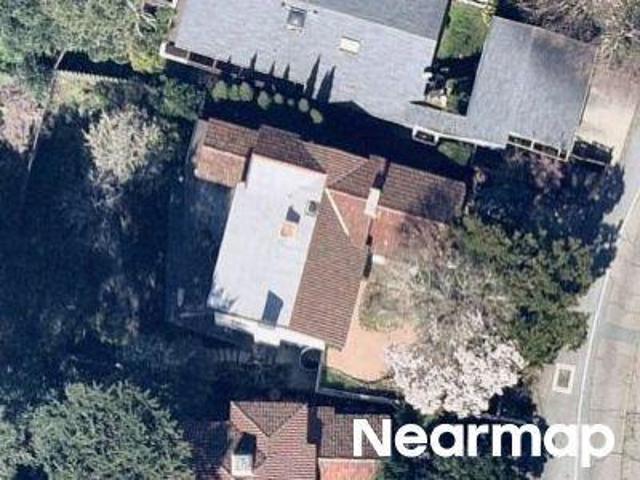 Ascot Dr