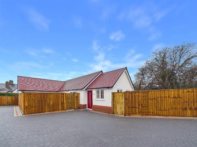 Ascot Lodge, Long Melford CO10, 3 bed semi detached bungalow to rent, £1,700 pcm | PrimeLocation