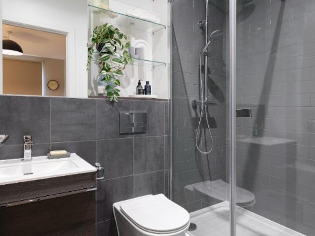 Ascot Road, Watford WD18, 2 bed flat to rent, £2,410 pcm | PrimeLocation