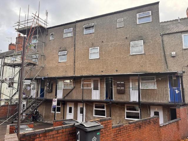 Asfordby Street, LE5 3QJ Studio to rent £550 pcm £127 pw