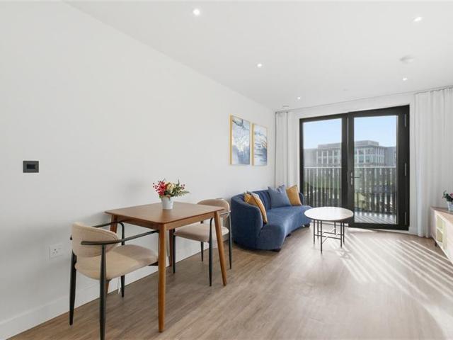 Ashted Wharf, Glasswater Locks B4, 1 bed flat to rent, £1,100 pcm | PrimeLocation
