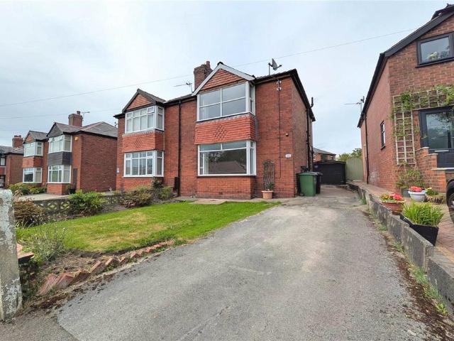 Ashton Street, Woodley, Stockport 2 bed semi detached house to rent £1,100 pcm £254 pw