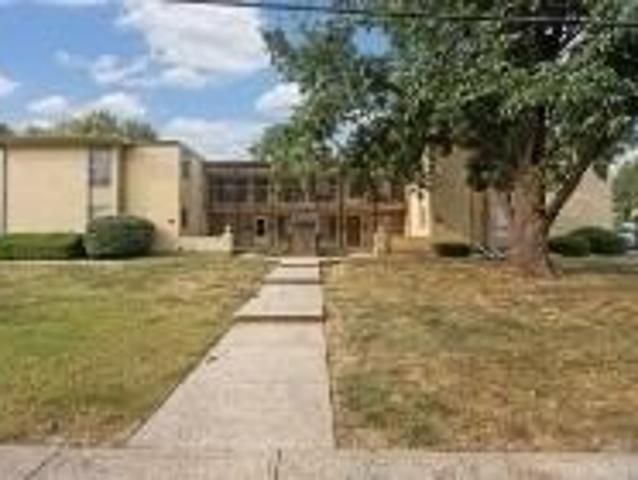 Ashton Place Apts 1 Bedroom Apartment for Rent at 414 W 89th St, Kansas City, MO 64114 Western Hills