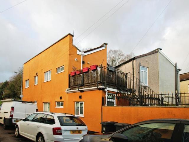 Ashton Road, Bristol BS3 2 bed flat to rent £1,250 pcm £288 pw