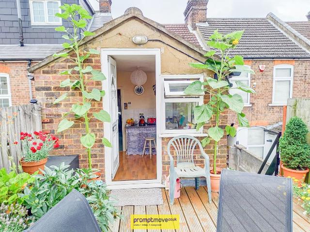 Ashton Road, Luton LU1, 1 bed property to rent, £950 pcm | PrimeLocation