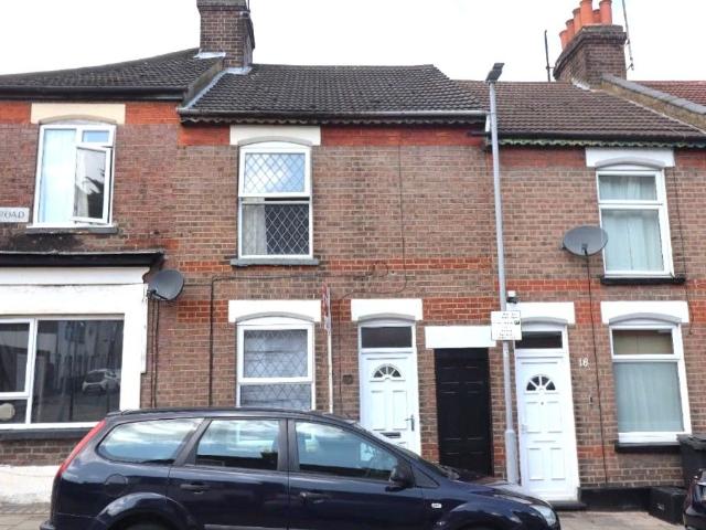 Ashton Road, Luton LU1, 2 bed terraced house to rent, £1,250 pcm | PrimeLocation