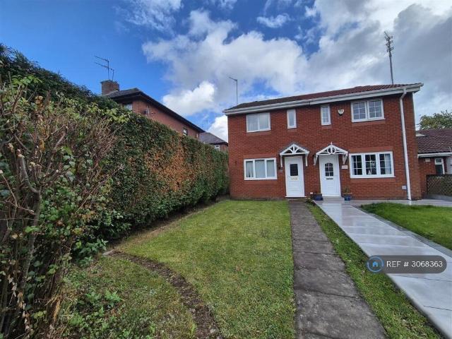Ashton Road, Oldham, OL8 2 bed semi detached house to rent £1,000 pcm £231 pw