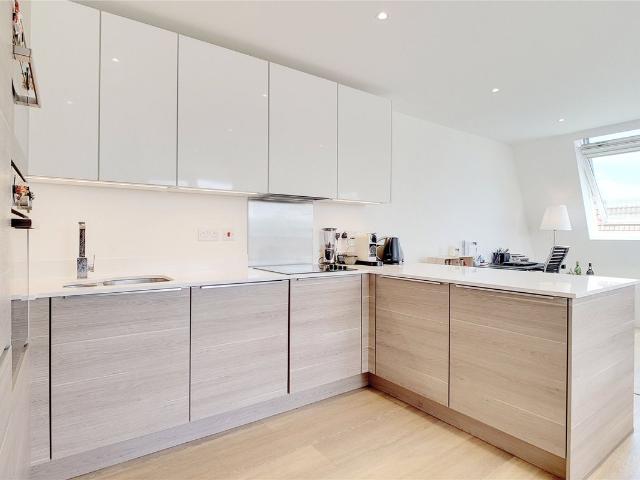 Ashton Reach, London SE16, 3 bed flat to rent, £3,650 pcm | PrimeLocation