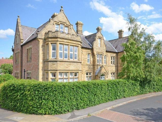 Ashtree House, Frazer Court, York, YO30 2 bed flat to rent £1,100 pcm £254 pw
