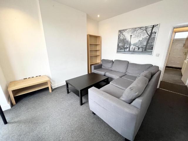 Ashville View, Leeds LS6 4 bed house to rent £2,236 pcm £516 pw