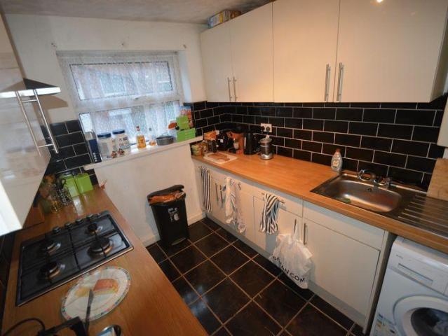Ashville Road, Leeds LS6 5 bed house to rent £2,492 pcm £575 pw