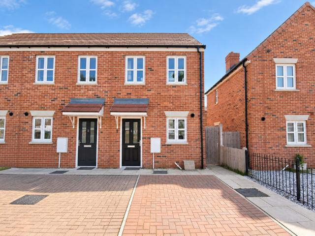 Ashwell Drive, Herts CM23 2 bed end of terrace house to rent £1,600 pcm £369 pw