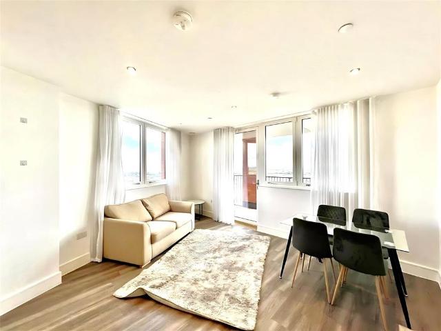 Ashwell House, Merrick Road. 2 bed apartment to rent £2,000 pcm £462 pw