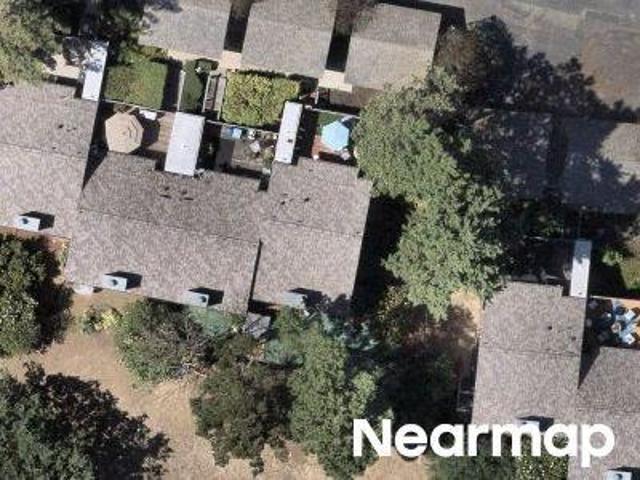 Ashwood Dr
