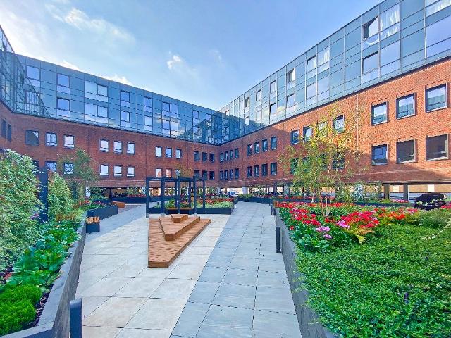 Pembroke Broadway, Camberley, Surrey GU15, 1 bed flat to rent, £1,375 pcm | PrimeLocation