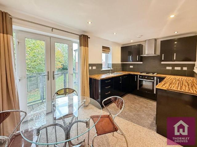 Ash Court, Cumberland Point, 46a. 2 bed flat to rent £1,050 pcm £242 pw