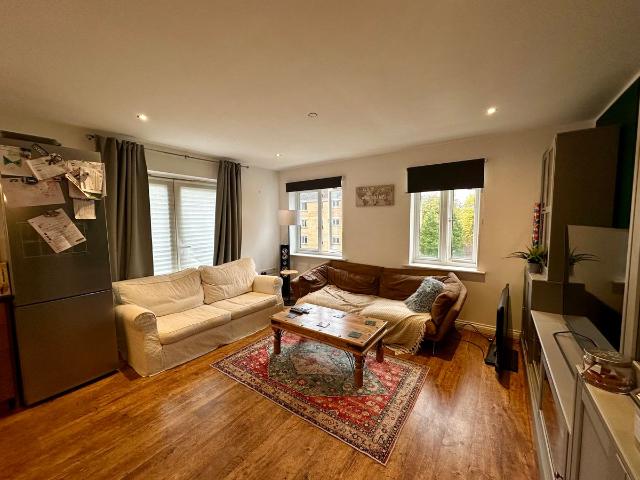 Ash Court, Leeds LS14, 2 bed flat to rent, £1,050 pcm | PrimeLocation
