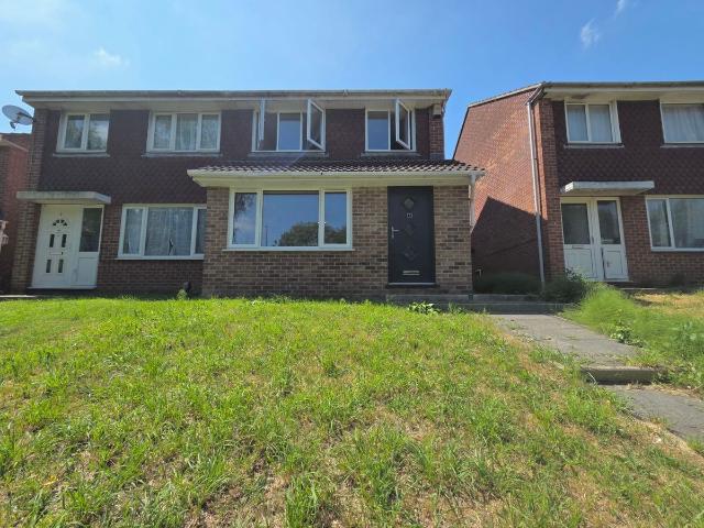 Ash Close, Bristol BS34, 3 bed property to rent, £1,600 pcm | PrimeLocation