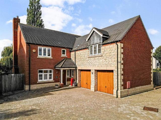 Ash Close Gaydon, CV35 0NX 5 bed detached house to rent £2,995 pcm £691 pw
