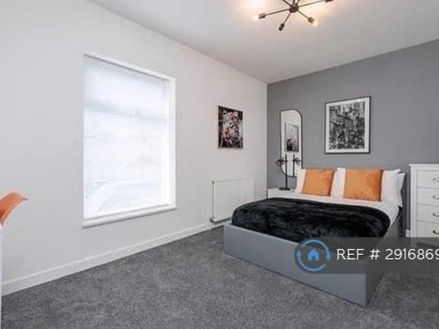 Ash Grove, Bolton, BL1 1 bed in a house share to rent £635 pcm £147 pw