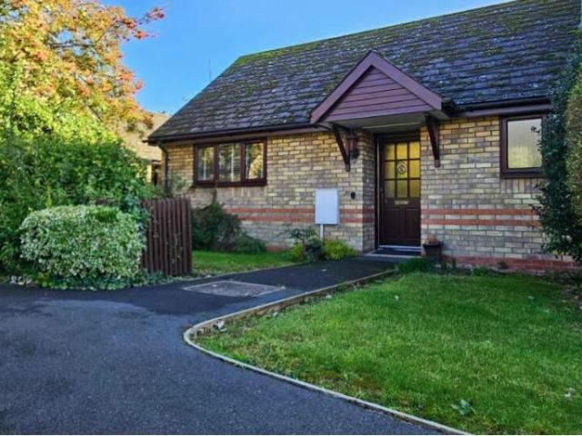 Ash Grove, Burwell, Cambridge 2 bed bungalow to rent £950 pcm £219 pw