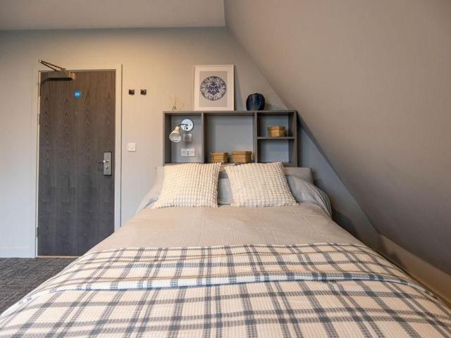 Ash Grove, Guildford GU2, Studio to rent, £1,083 pcm | PrimeLocation