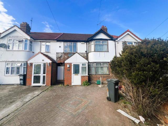 Ash Grove, HOUNSLOW TW5 4 bed terraced house to rent £2,800 pcm £646 pw