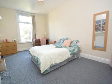 Ash Grove, Hyde Park LS6 8 bed terraced house to rent £3,986 pcm £920 pw