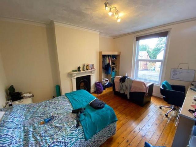 Ash Grove, Leeds 8 bed house to rent £4,923 pcm £1,136 pw
