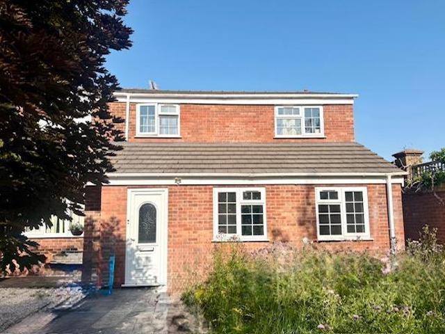 Ash Lane, Windsor, SL4 4PS 2 bed flat to rent £1,650 pcm £381 pw