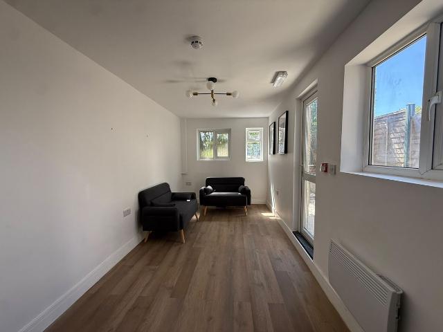 Ash Road, Aldershot GU12, 6 bed shared accommodation to rent, £4,800 pcm | PrimeLocation