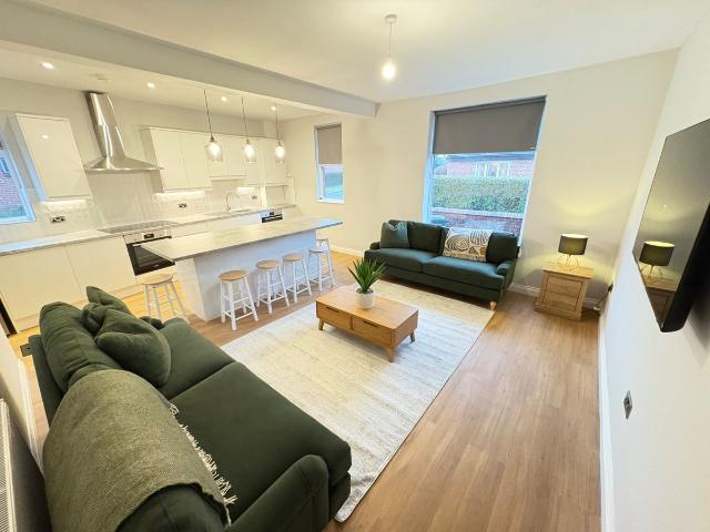 Ash Road, Headingley, Leeds, West Yorkshire LS6, 6 bed shared accommodation to rent, £4,004 pcm | PrimeLocation