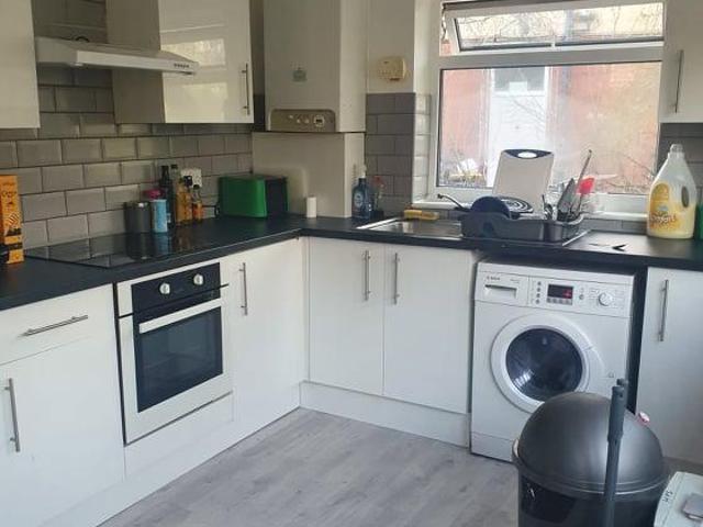 Ash Road, Leeds LS6 6 bed semi detached house to rent £3,120 pcm £720 pw