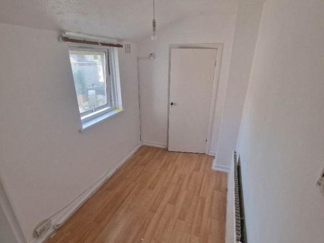 Ash Road, Luton LU4, 3 bed town house to rent, £1,500 pcm | PrimeLocation
