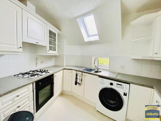 Ash Way, Colchester, CO3 2 bed flat to rent £1,050 pcm £242 pw