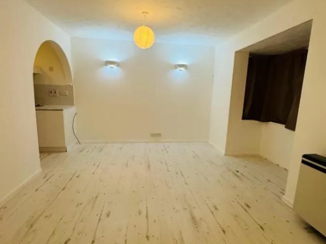 Ash Walk, Wembley HA0, Studio to rent, £1,250 pcm | PrimeLocation