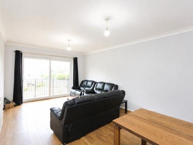 Ash Tree Close, Tolworth, Kingston Upon Thames, KT6