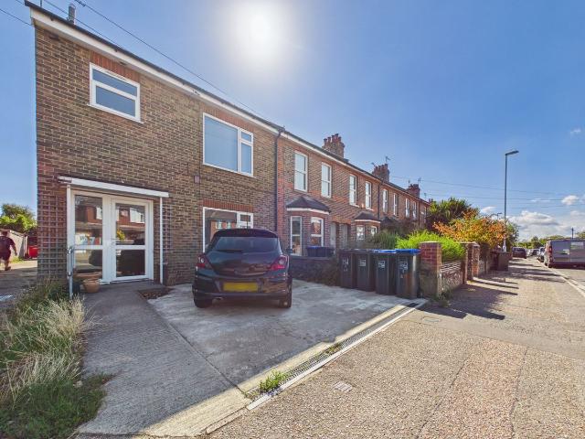 Ashacre Lane, Worthing BN13, 1 bed flat to rent, £1,200 pcm | PrimeLocation