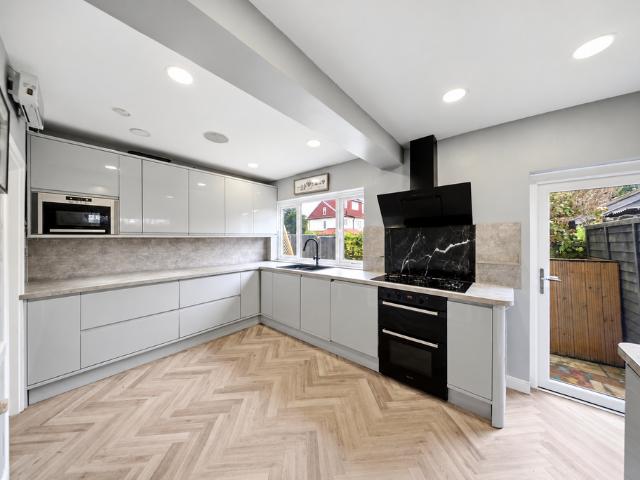 Ashbourne Avenue, Bexleyheath DA7 4 bed semi detached house to rent £2,850 pcm £658 pw