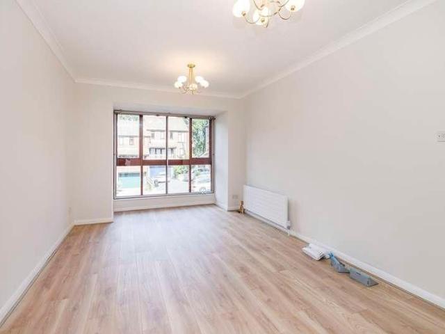 Ashbourne Square, Northwood, HA6