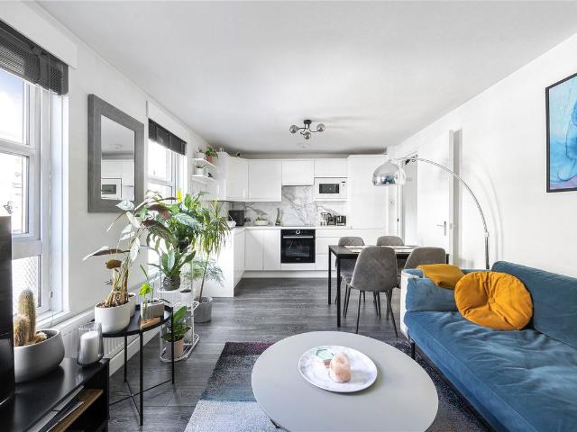Ashbridge Street, Marylebone, London NW8, 2 bed flat to rent, £2,500 pcm | PrimeLocation