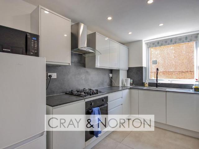 Ashburton Road, Addiscombe, CR0 2 bed flat to rent £1,500 pcm £346 pw