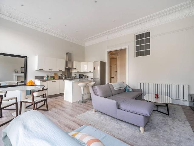 Ashburn Gardens, South Kensington, London SW7, 1 bed flat to rent, £5,000 pcm | PrimeLocation
