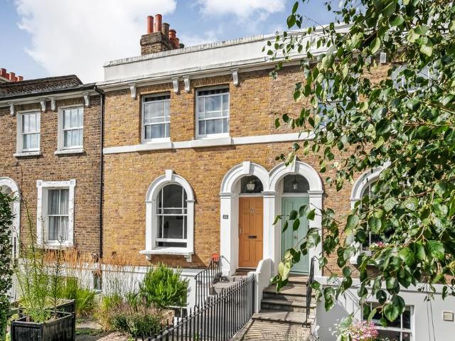 Ashburnham Grove, Greenwich, SE10 2 bed house to rent £3,200 pcm £738 pw