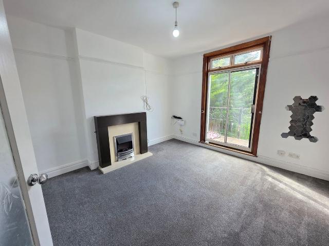 Ashburnham Rd, Luton LU1, 2 bed flat to rent, £1,200 pcm | PrimeLocation