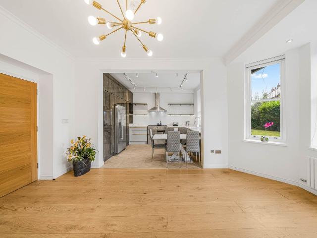 Ashburnham Road, Chelsea SW10, 3 bed flat to rent, £4,500 pcm | PrimeLocation