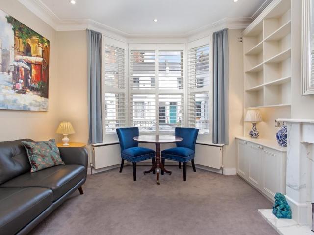 Ashburnham Road London SW10 1 bed flat to rent £2,300 pcm £531 pw